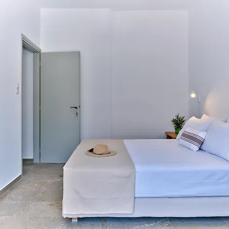 Aurora Beachside Home, Beach, Paros Apartment